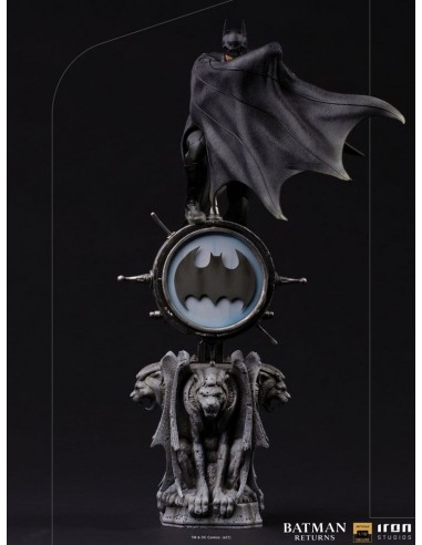 Batman Returns. Deluxe Art Scale...